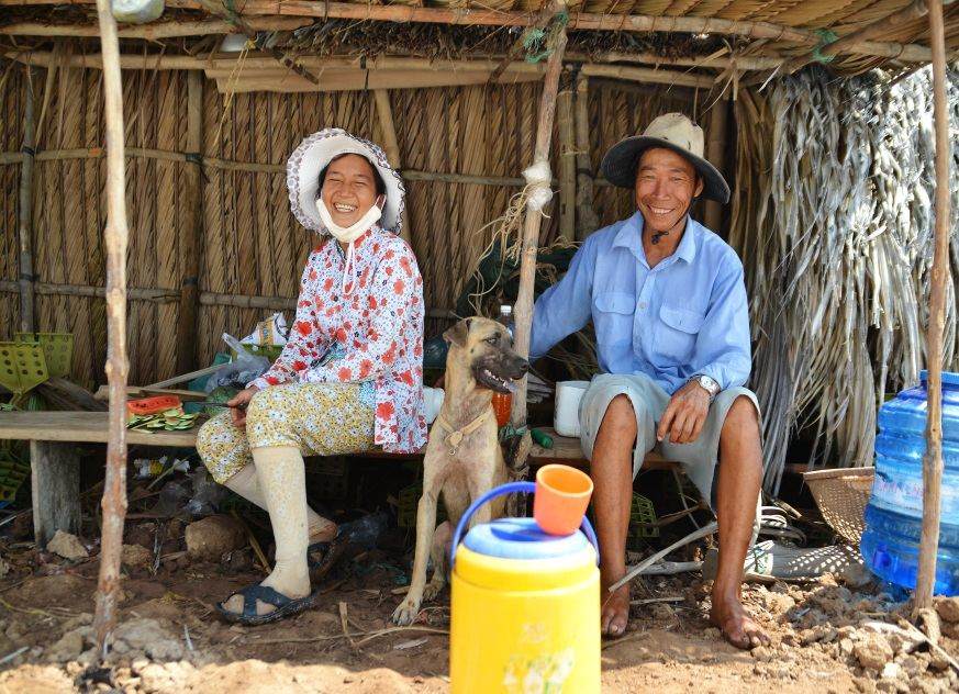 Microcredit and income insurance