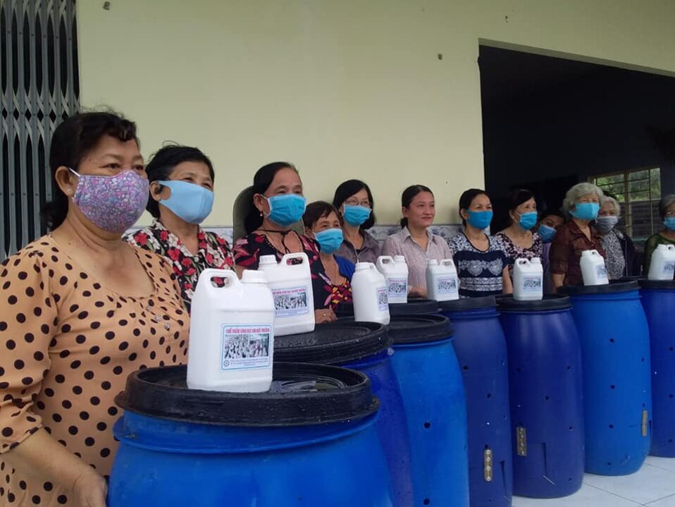 650 thùng ủ phân compost đến với Bến Tre